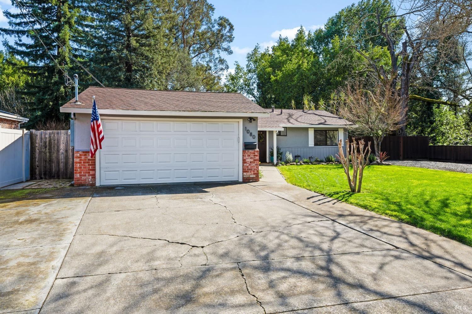 1080 Linda Vista Ave