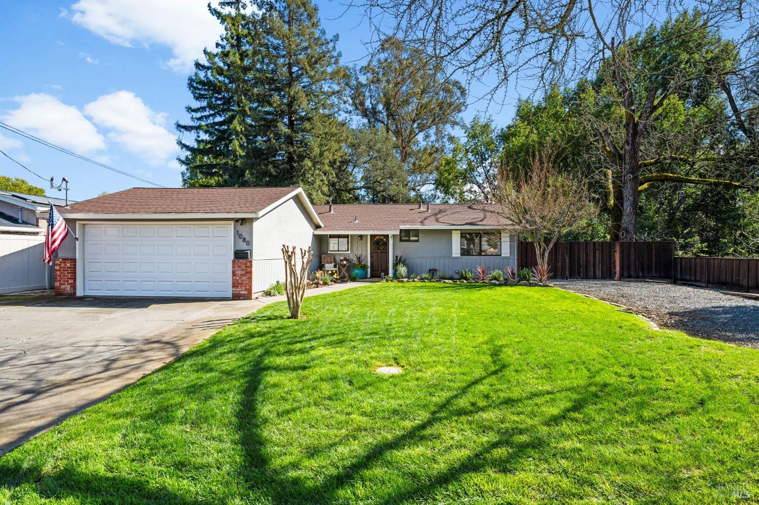 1080 Linda Vista Ave