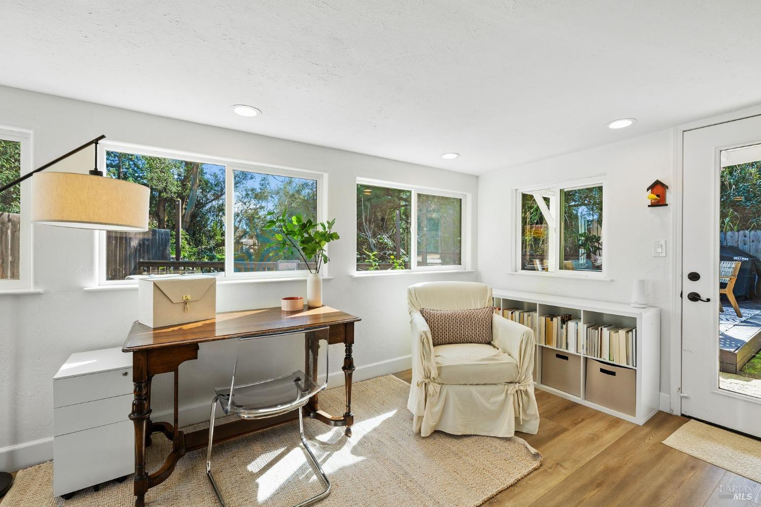 1080 Linda Vista Ave