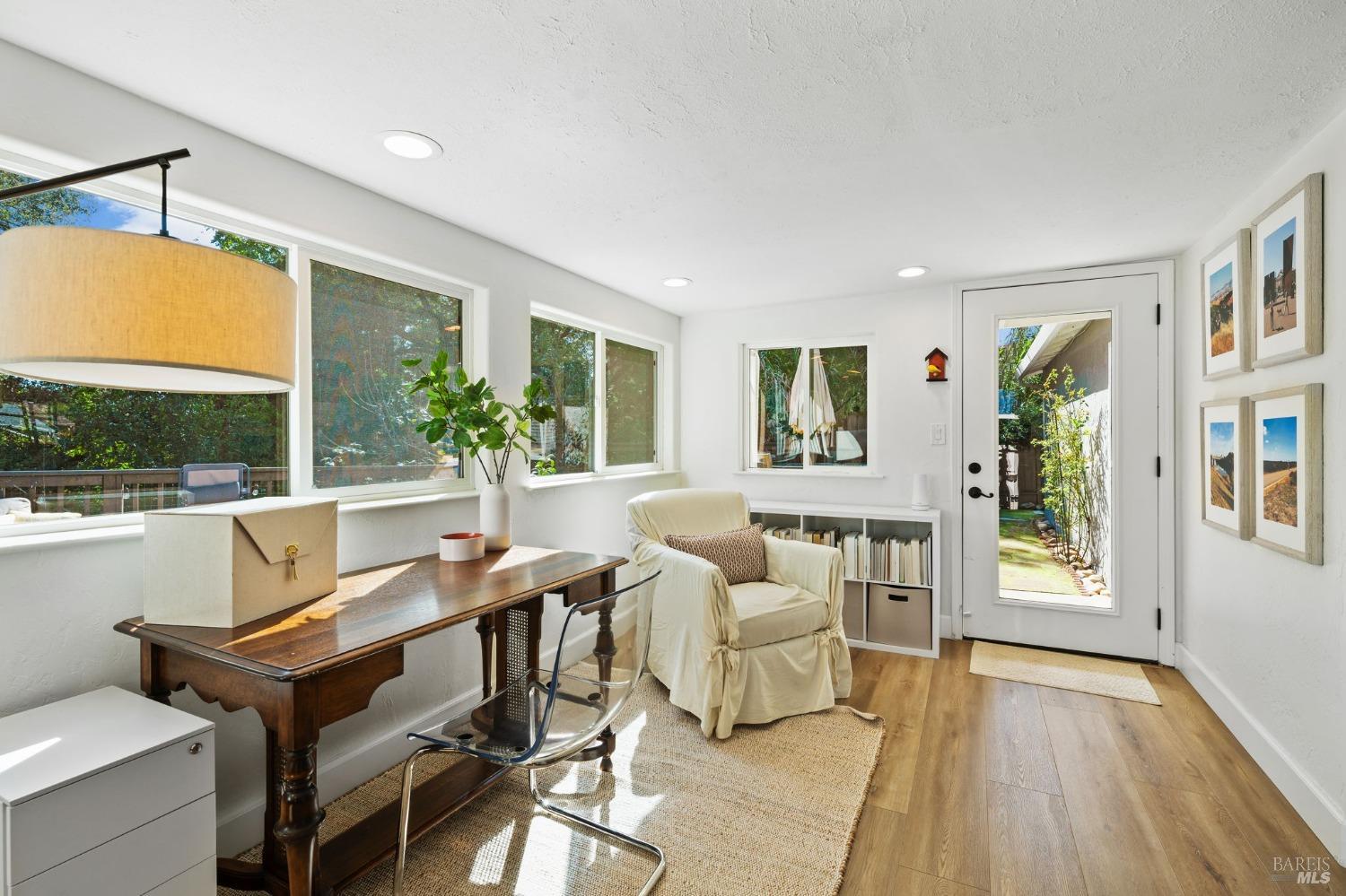 1080 Linda Vista Ave