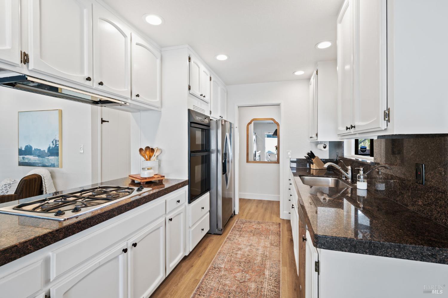 1080 Linda Vista Ave