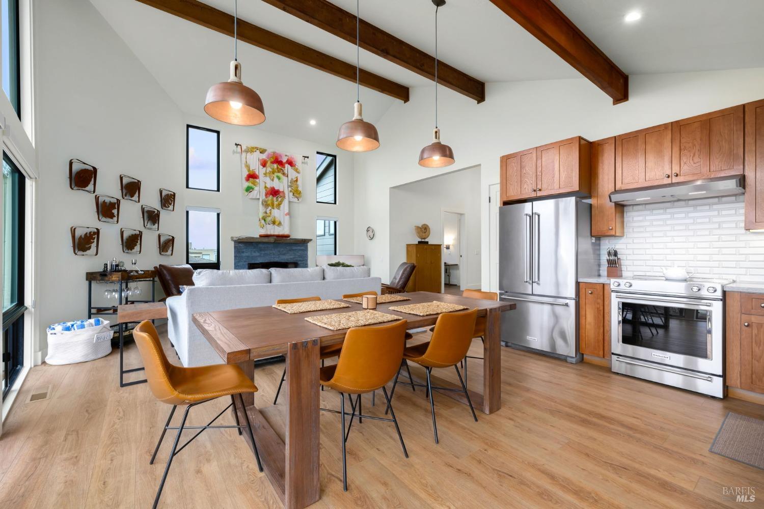 20690 Mockingbird Road