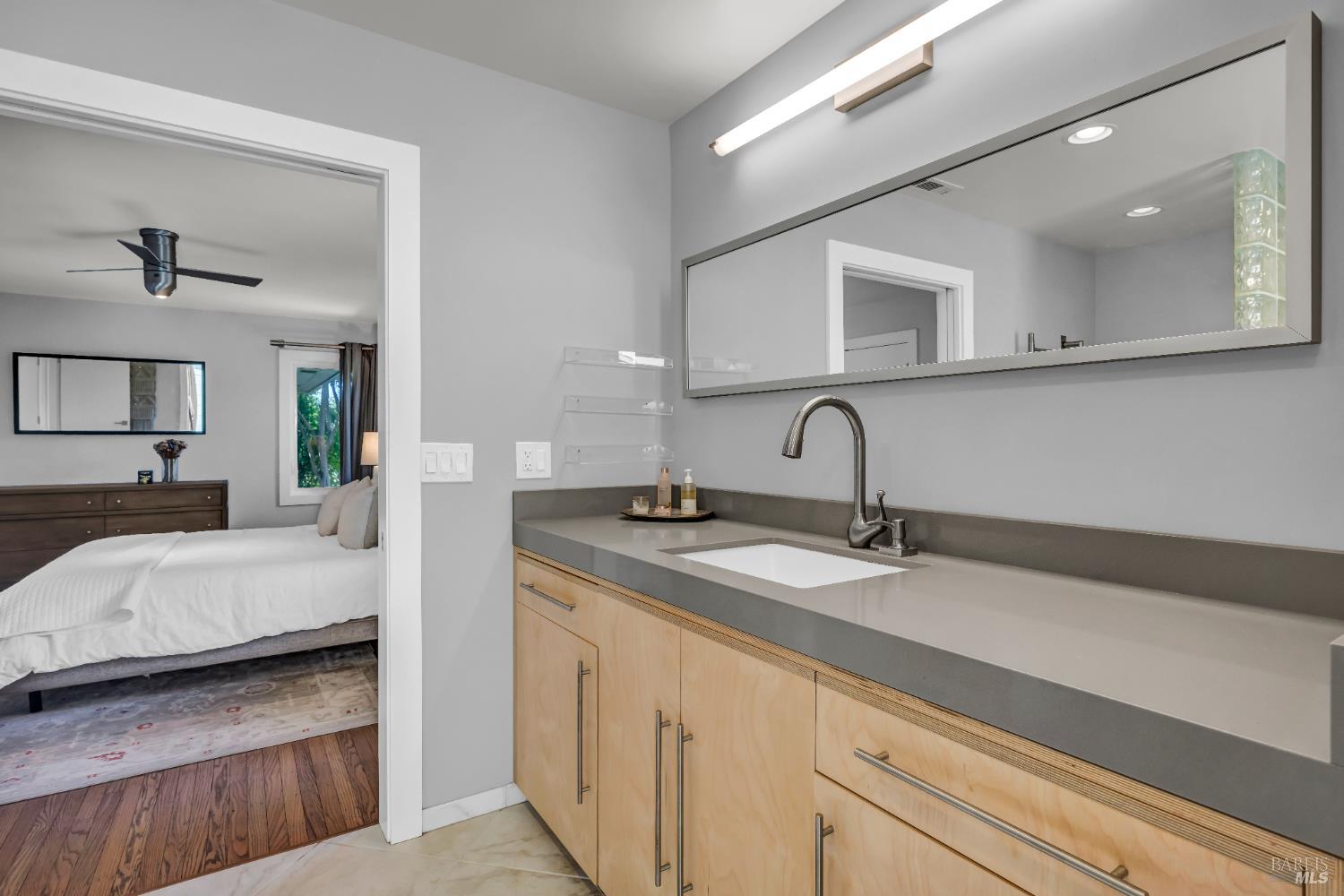 186 S Seymour Street