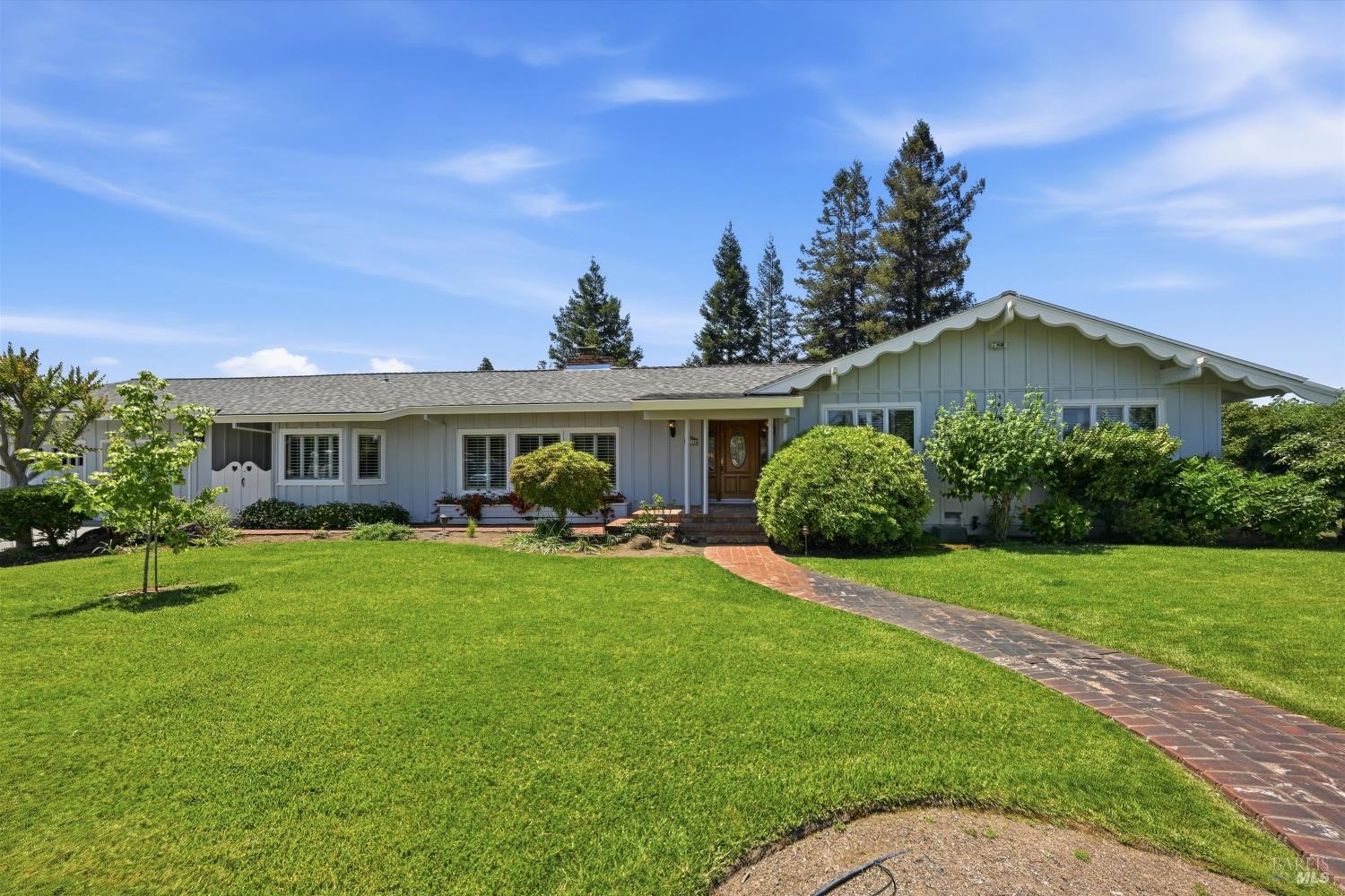 1124 Wine Country Avenue
