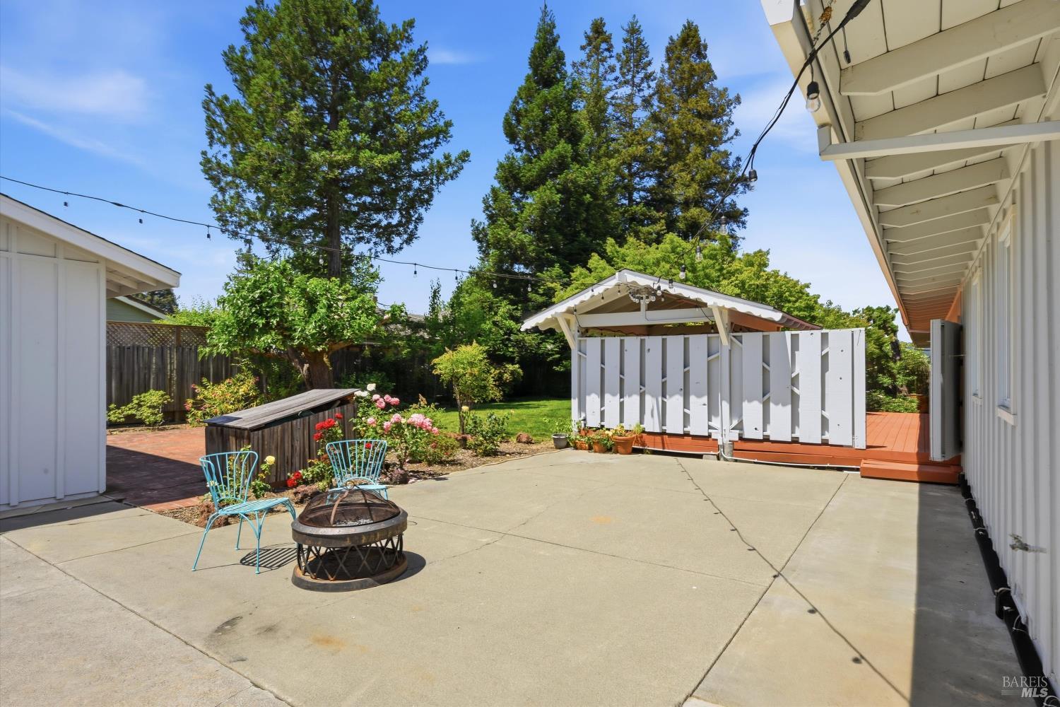 1124 Wine Country Avenue