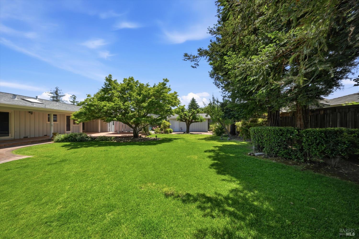 1124 Wine Country Avenue