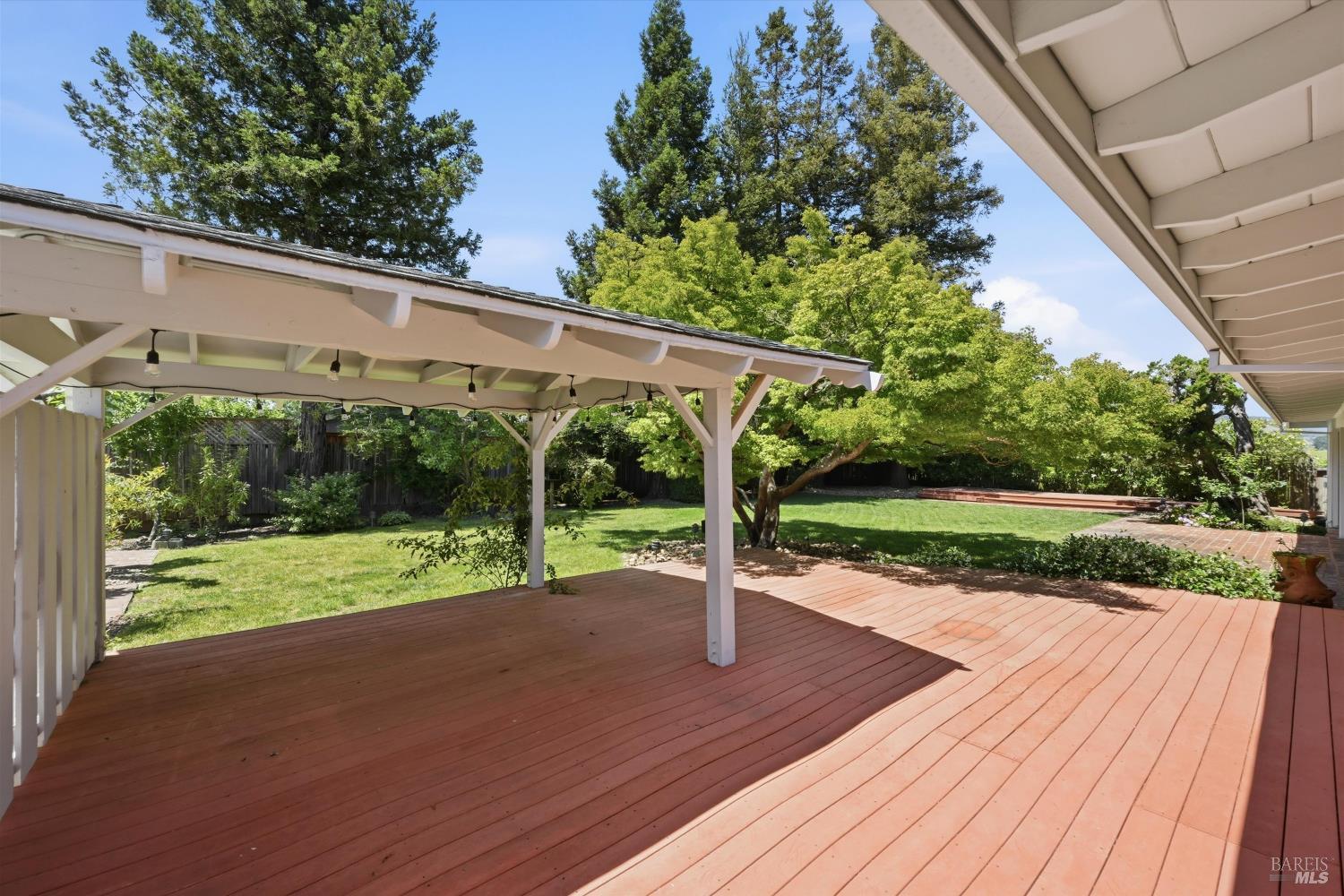 1124 Wine Country Avenue