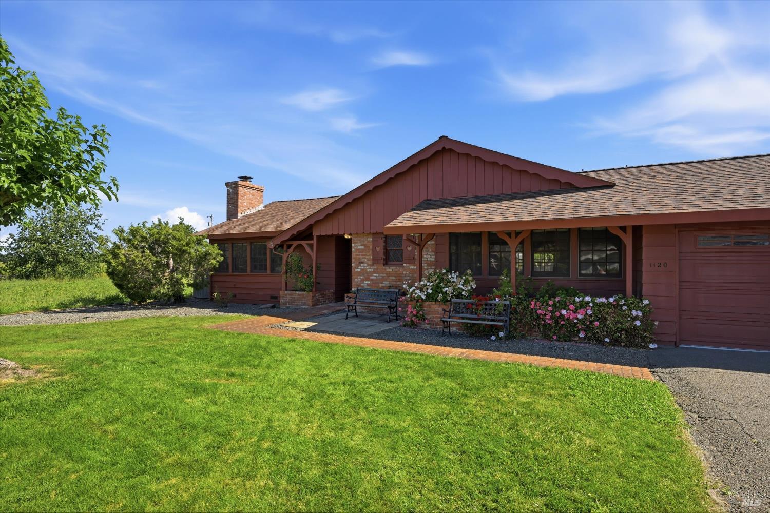 1120 Wine Country Avenue