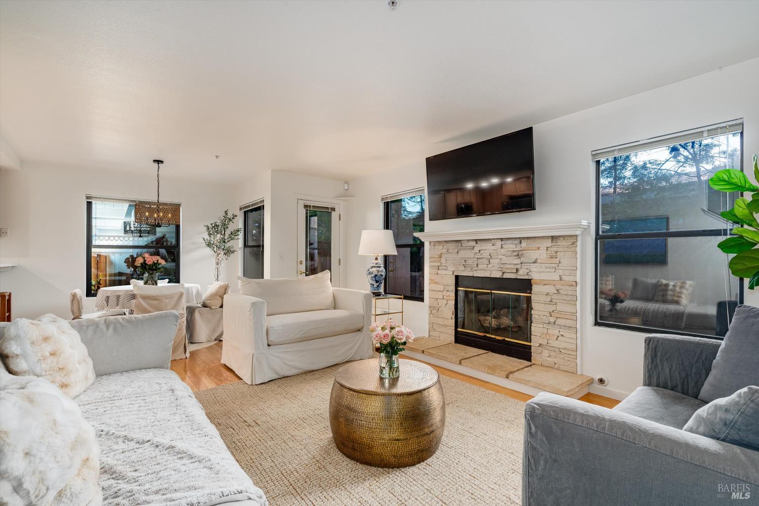 3204 Villa Lane