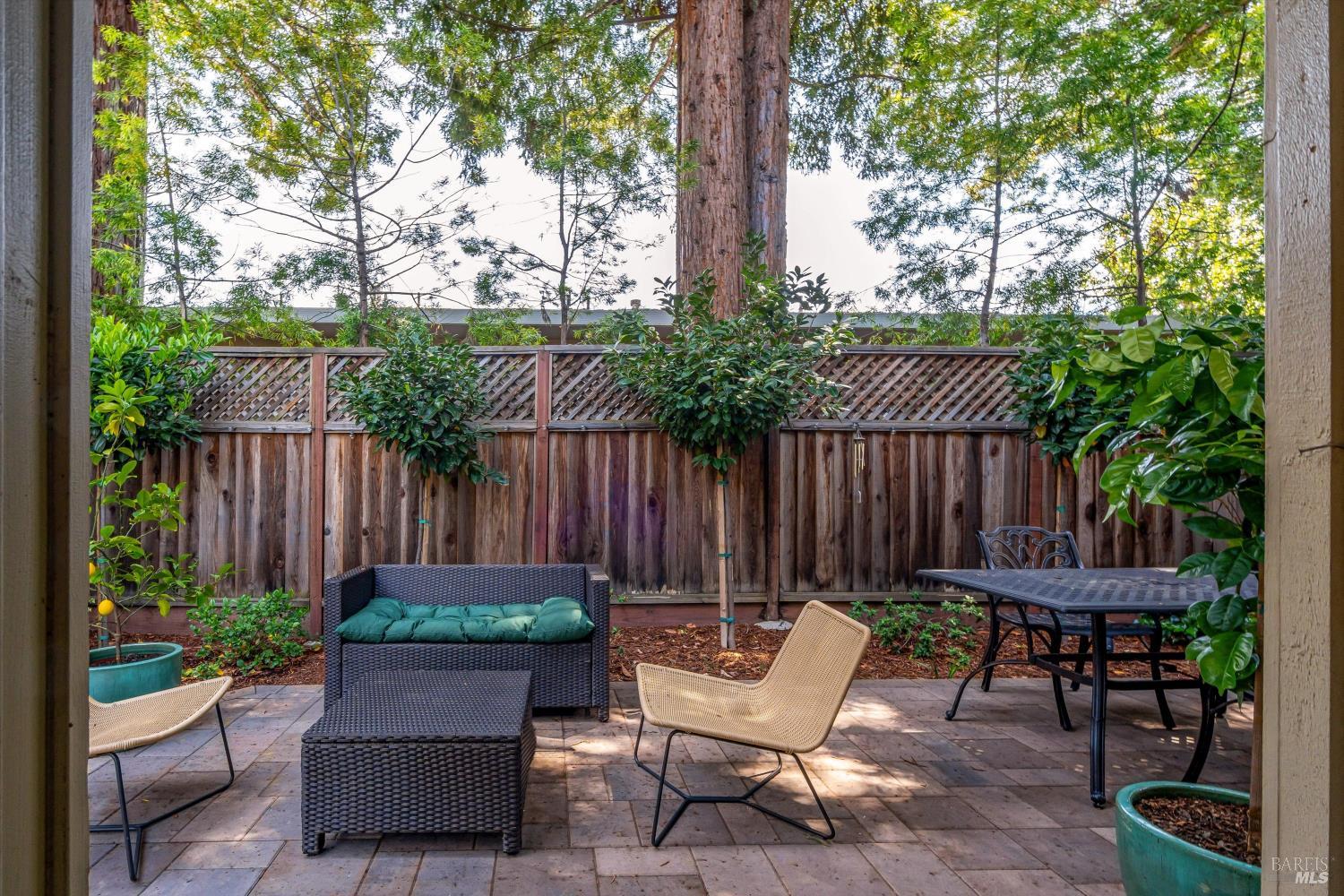 3204 Villa Lane