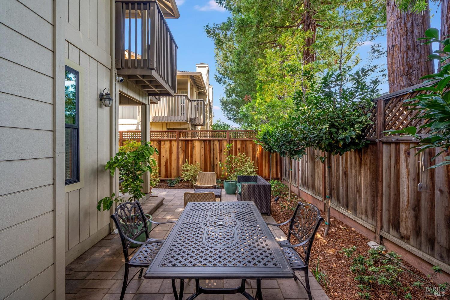 3204 Villa Lane