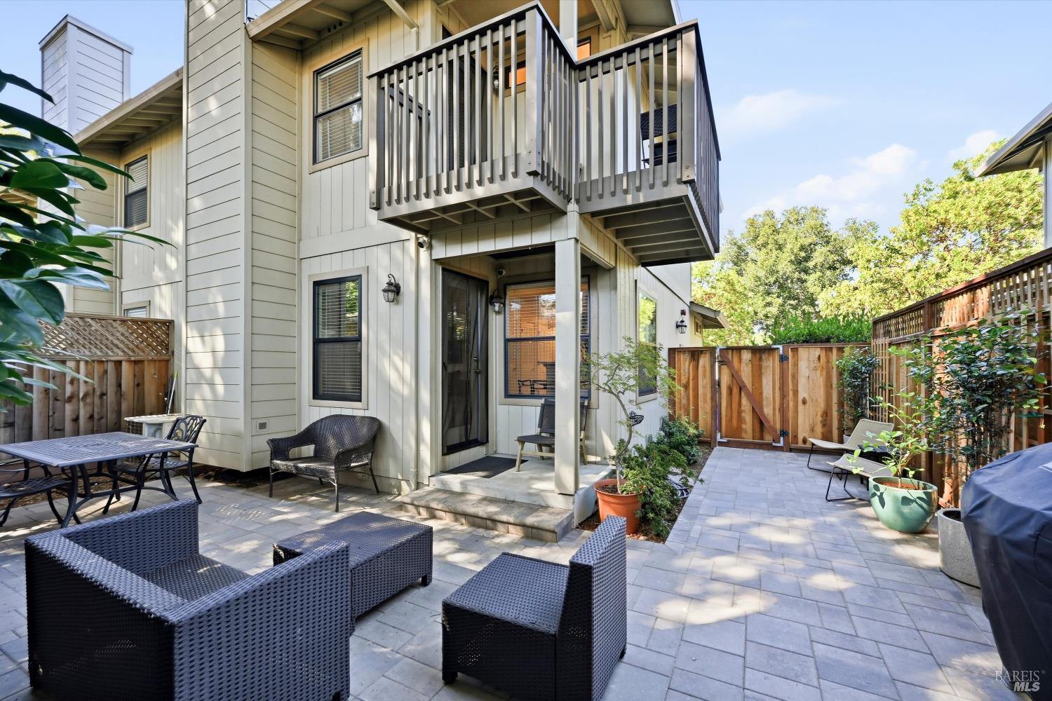 3204 Villa Lane