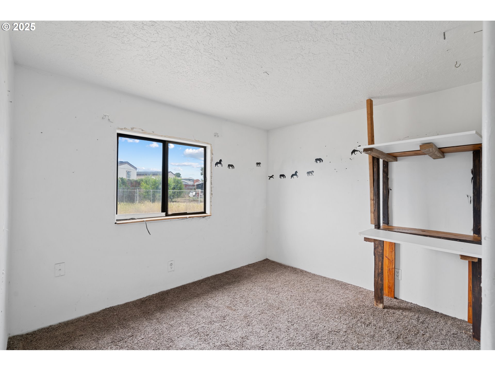 1175 SW SANDY DR