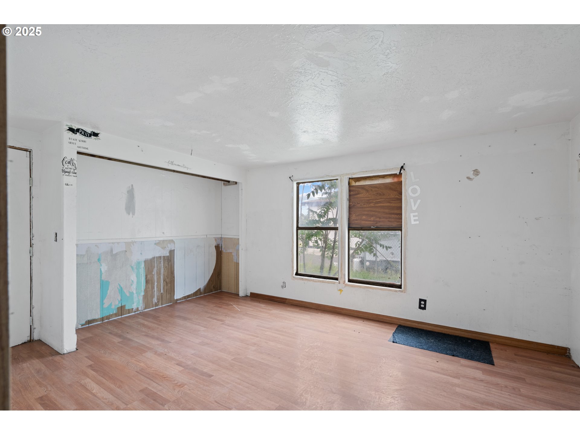 1175 SW SANDY DR