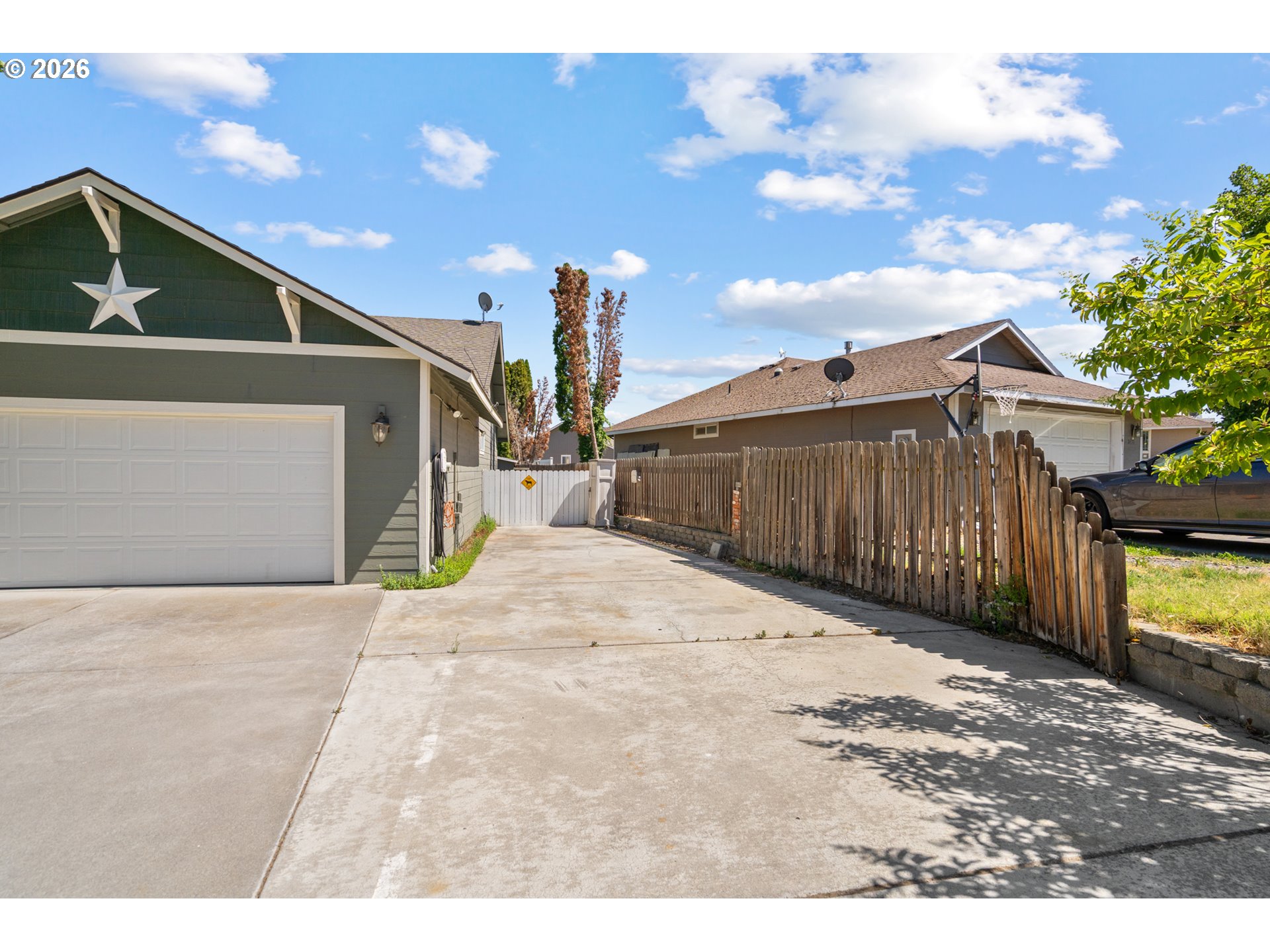 2433 CURLEW ST
