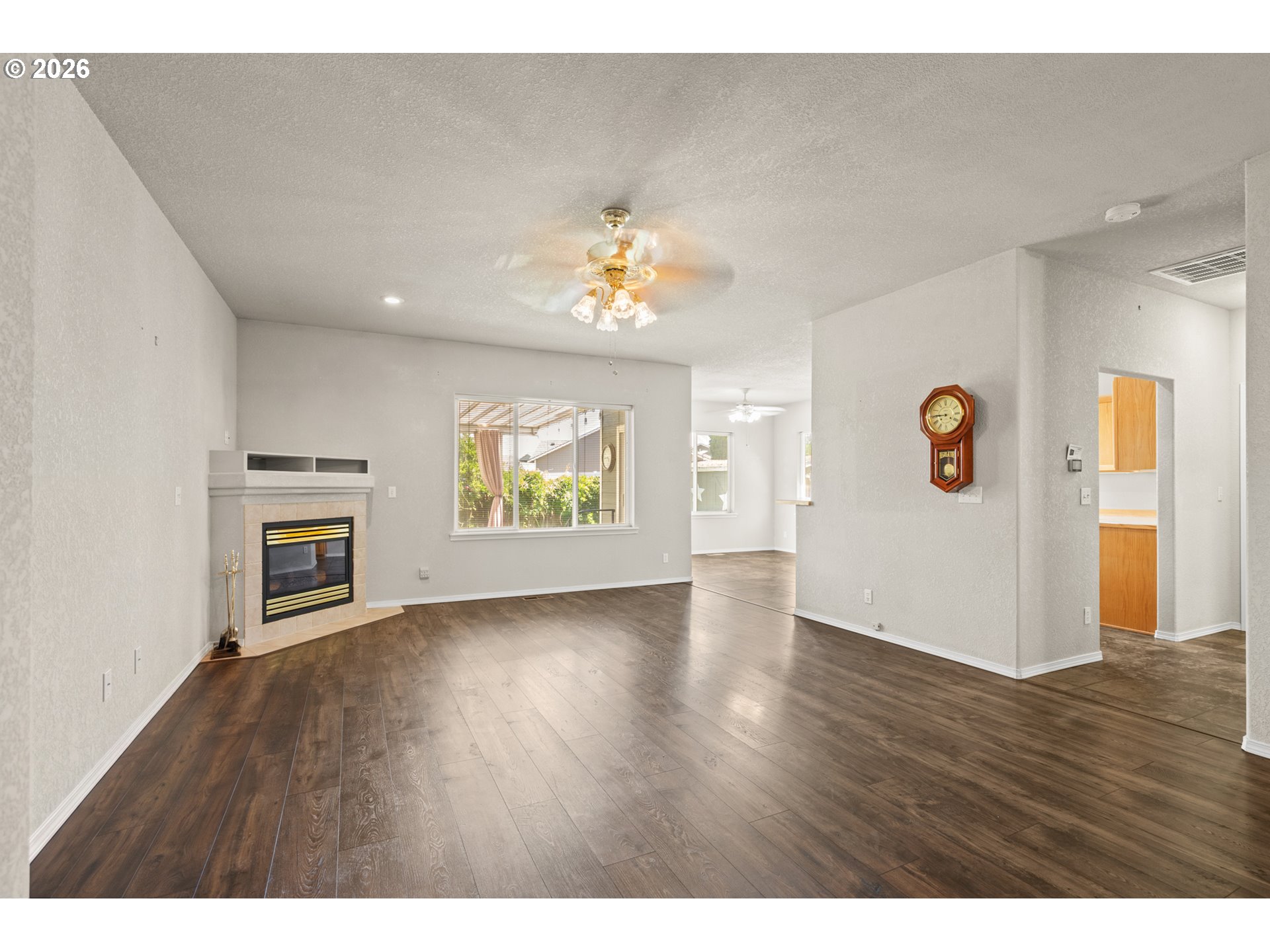 2433 CURLEW ST