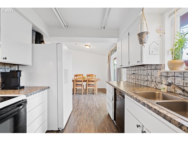 525 NE 7TH ST