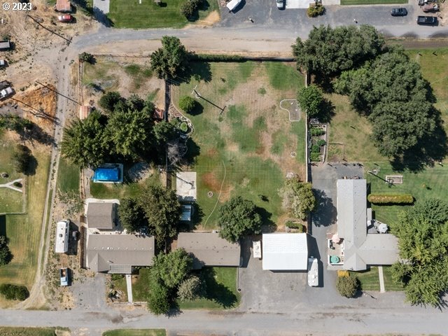 1060 E JUNIPER AVE