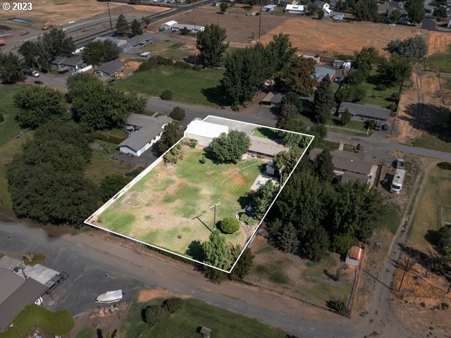 1060 E JUNIPER AVE