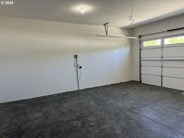 245 NW Oregon AVE