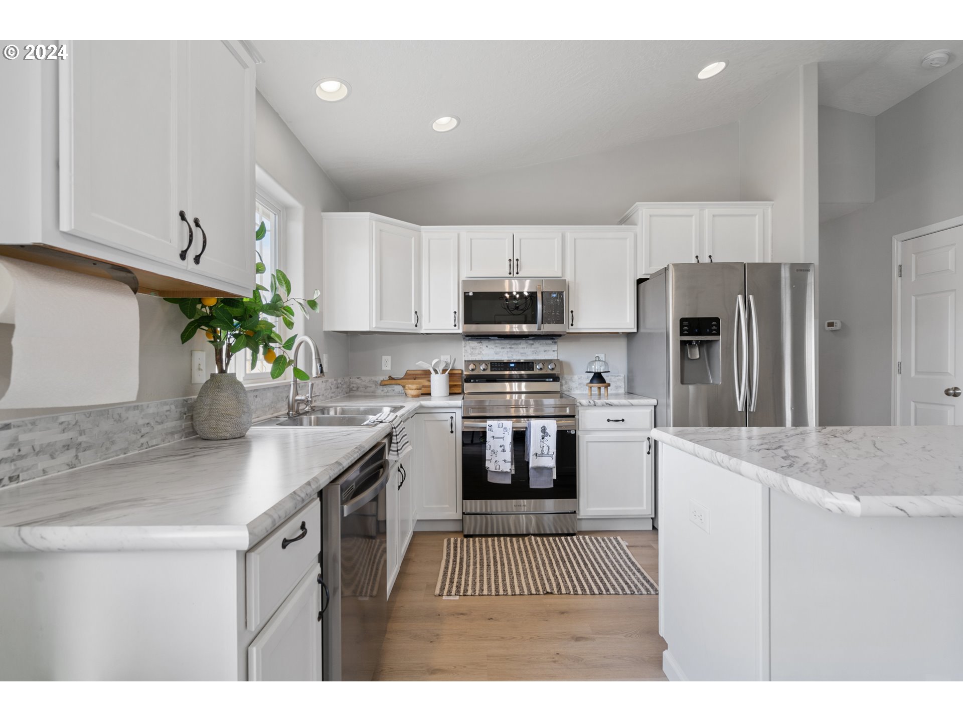 242 GROUSE CT