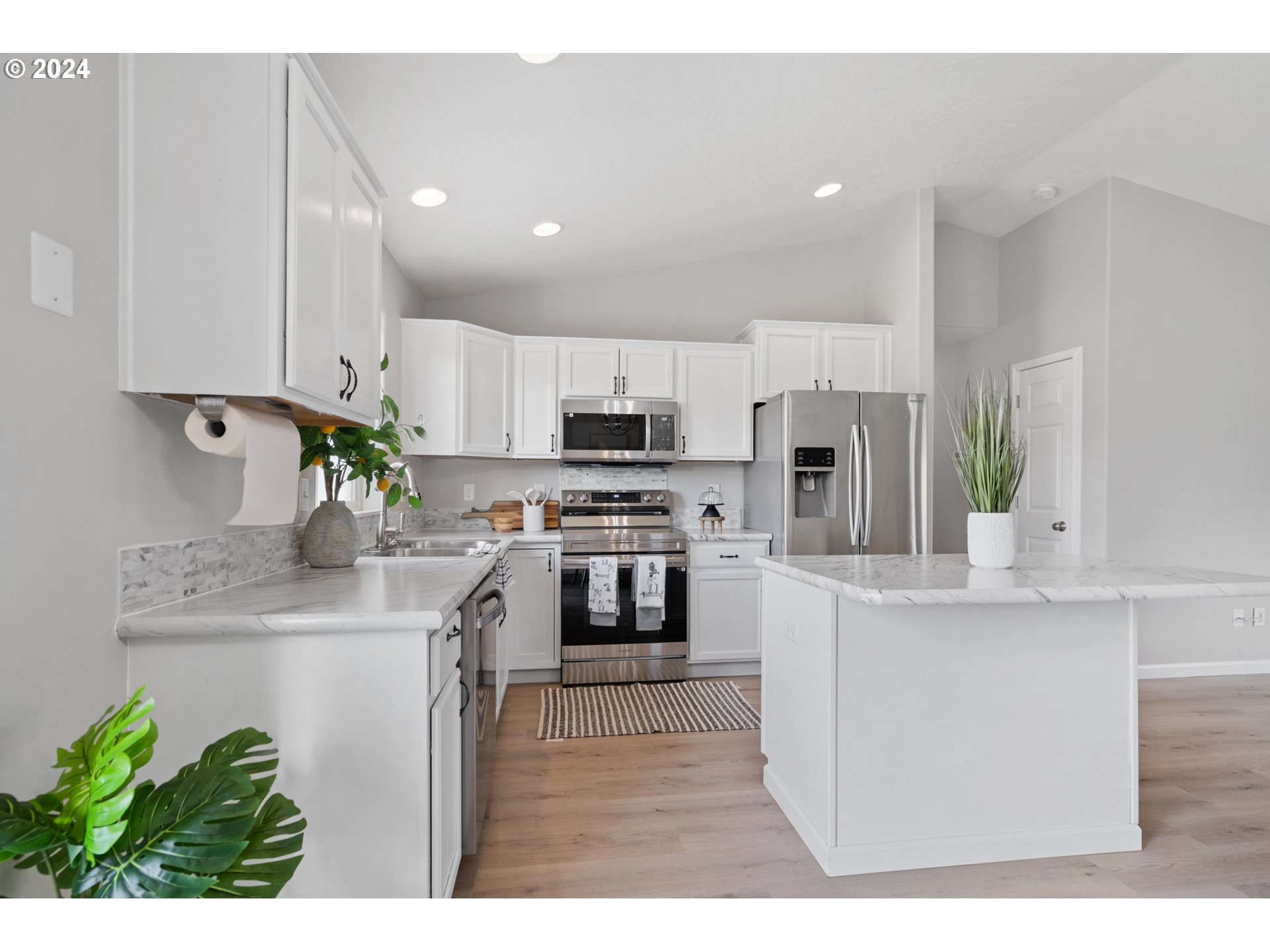 242 GROUSE CT