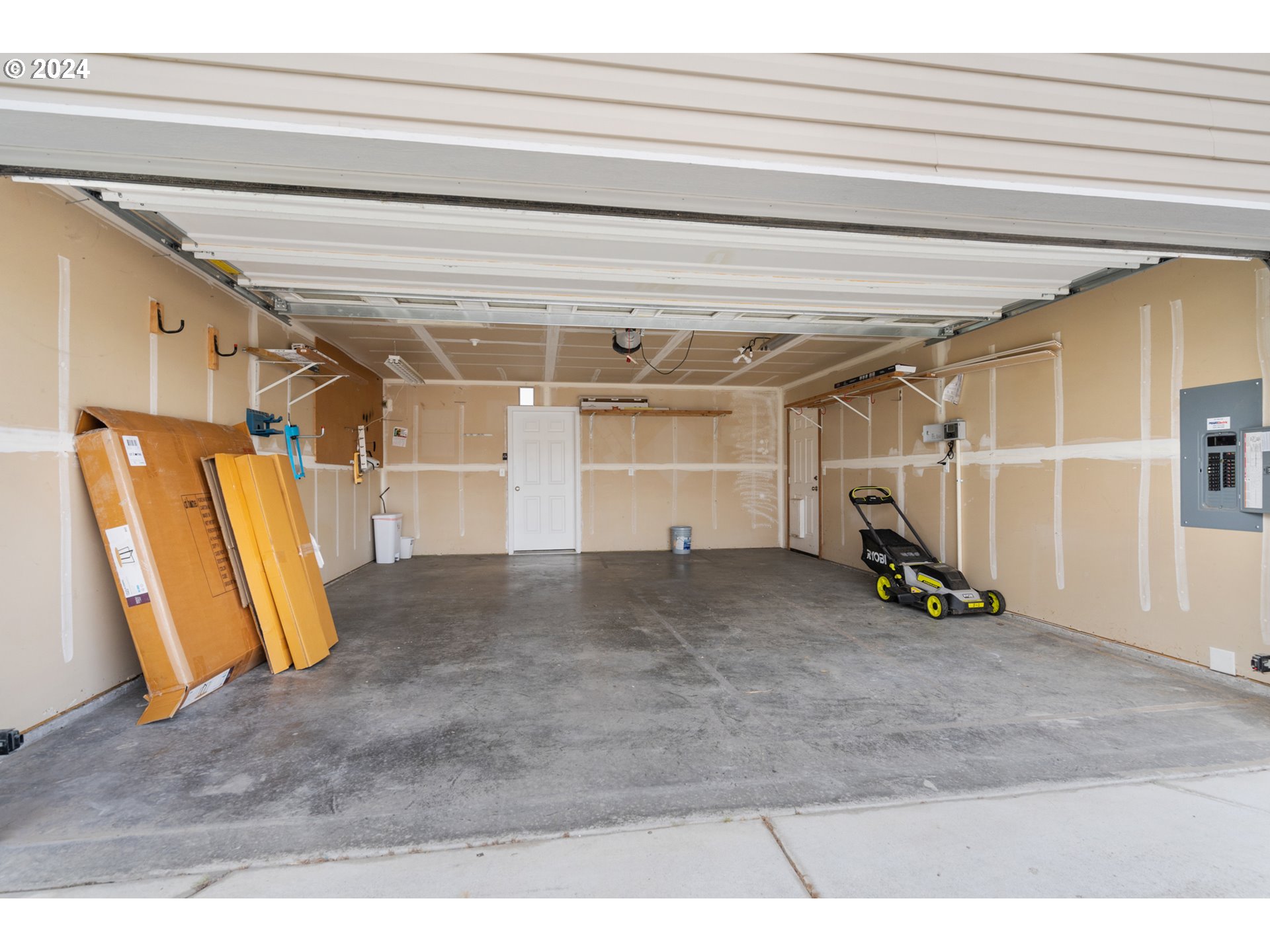 242 GROUSE CT