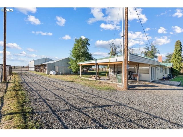 33968 E LOOP RD