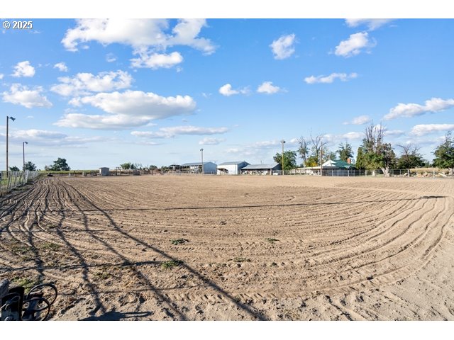 33968 E LOOP RD