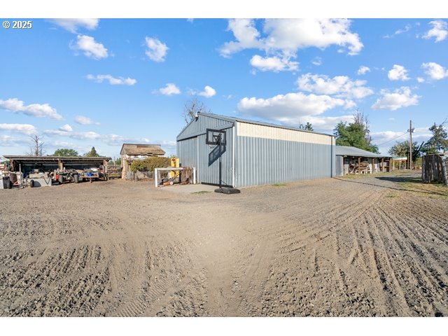 33968 E LOOP RD