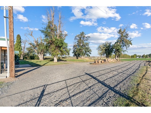 33968 E LOOP RD