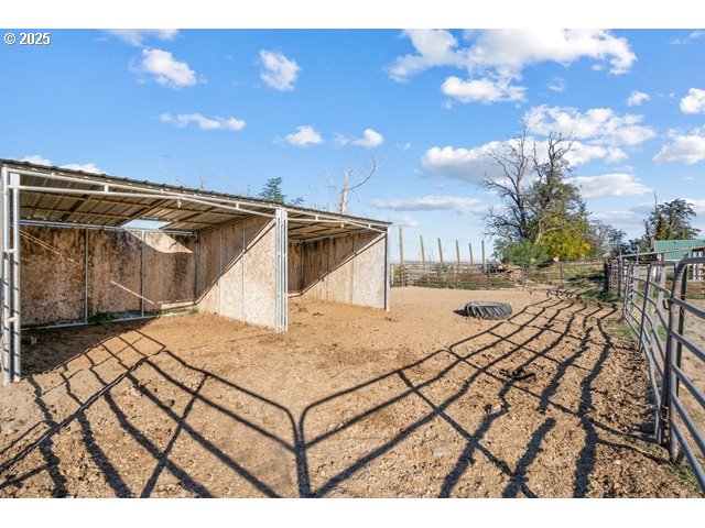33968 E LOOP RD