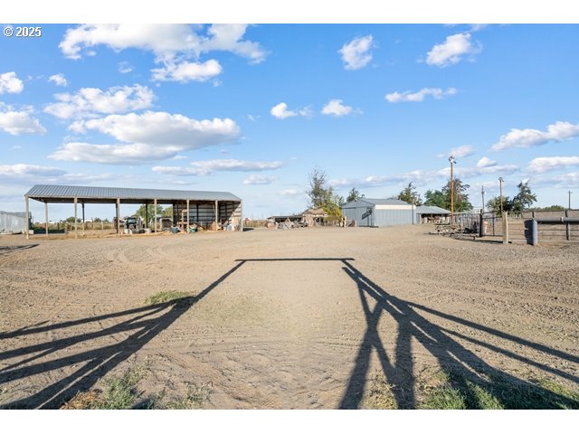 33968 E LOOP RD