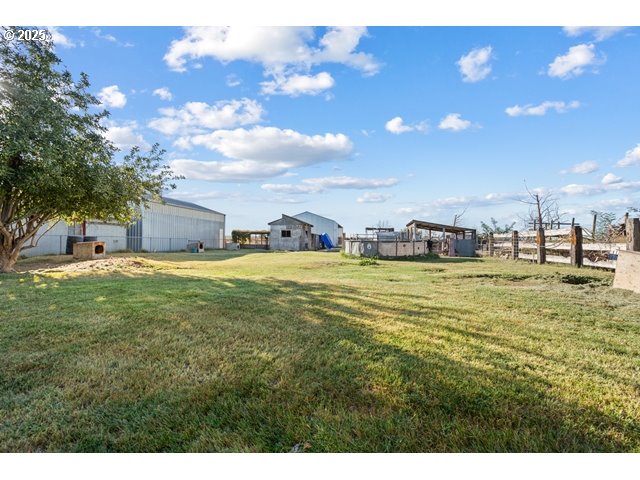 33968 E LOOP RD
