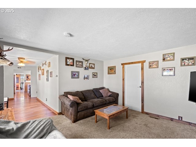 33968 E LOOP RD