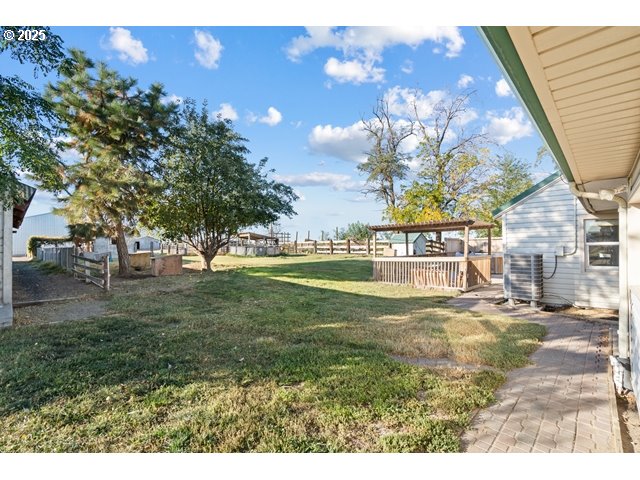 33968 E LOOP RD