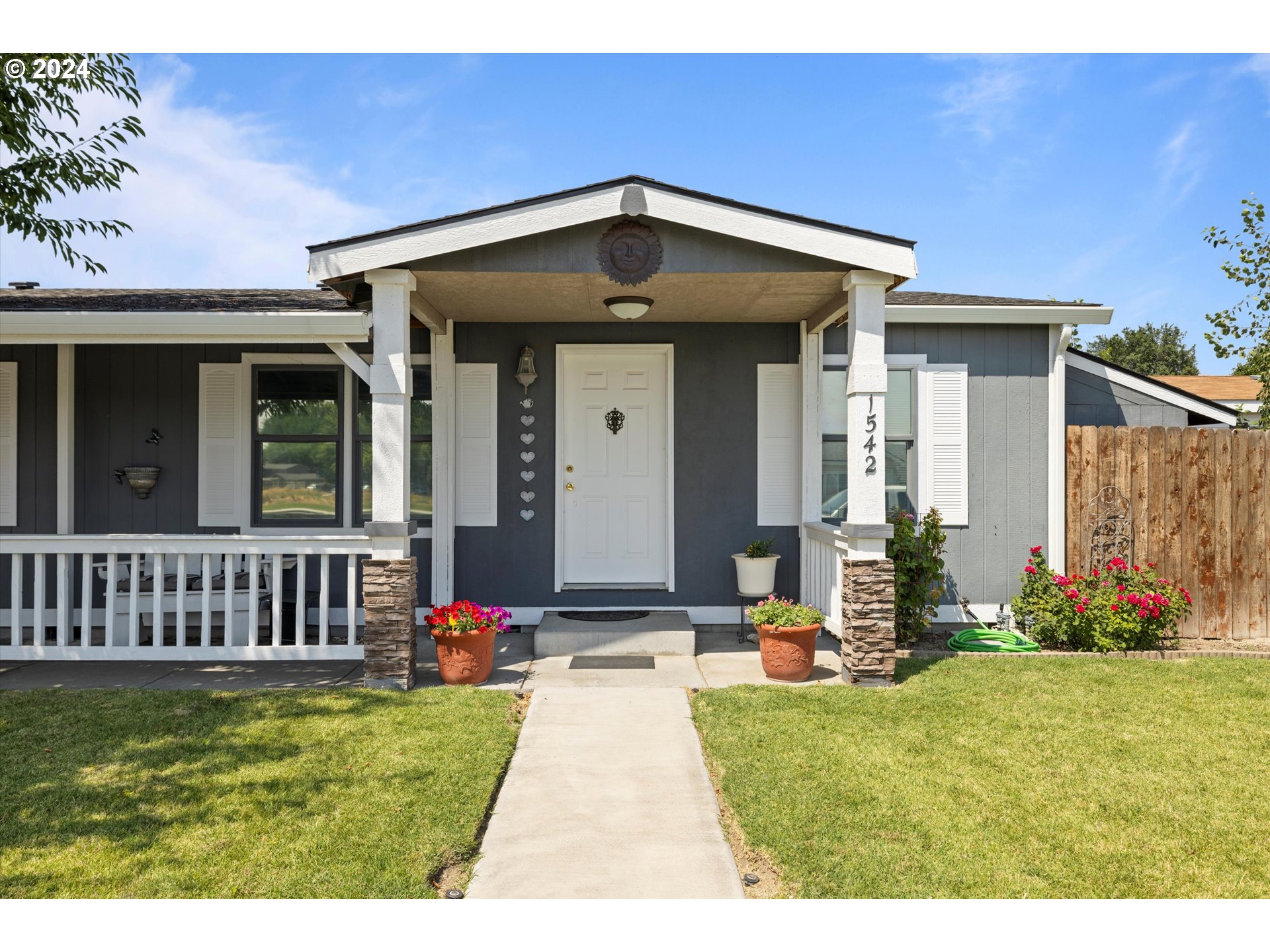 1542 SW AMBER CT