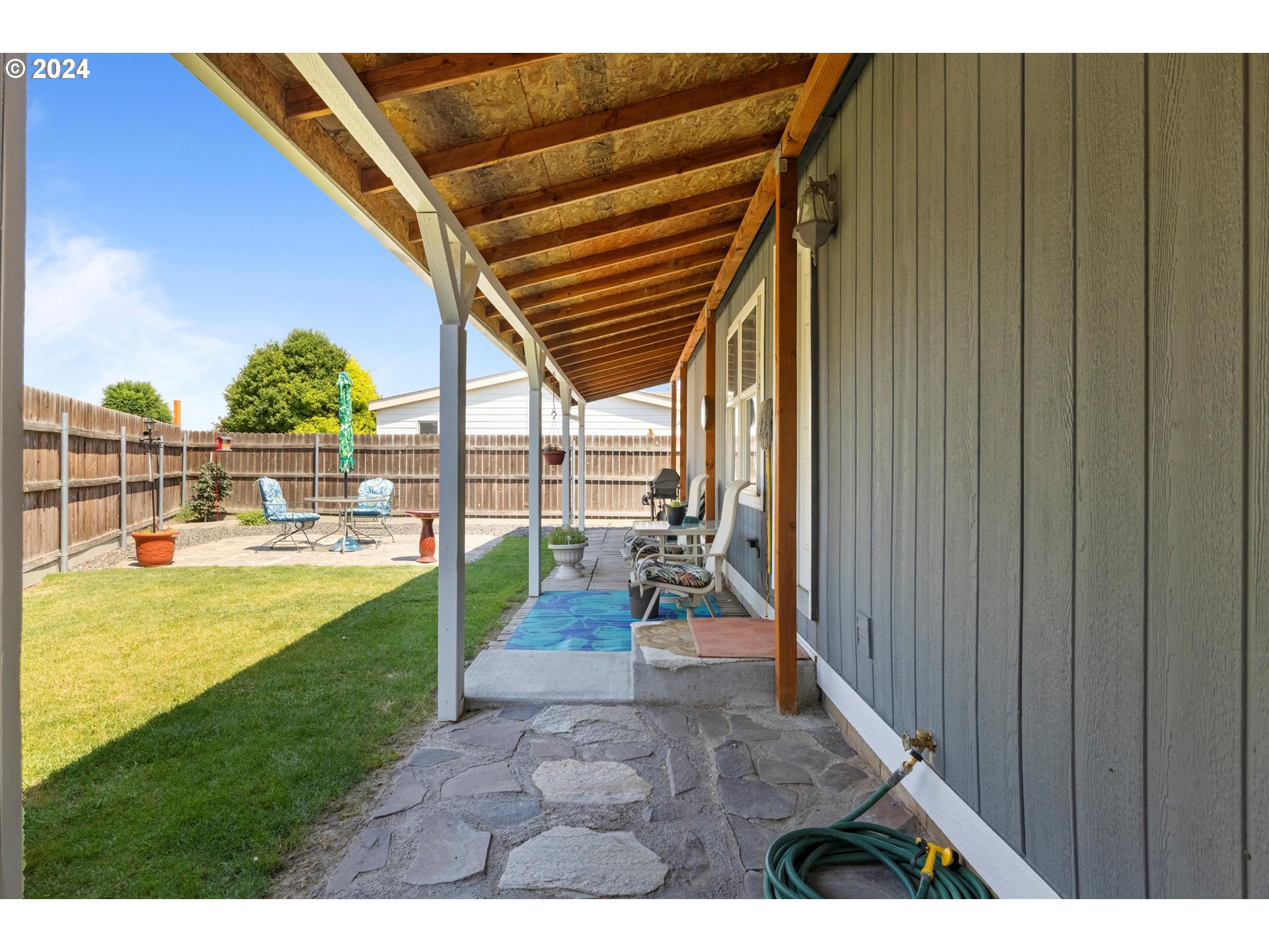 1542 SW AMBER CT