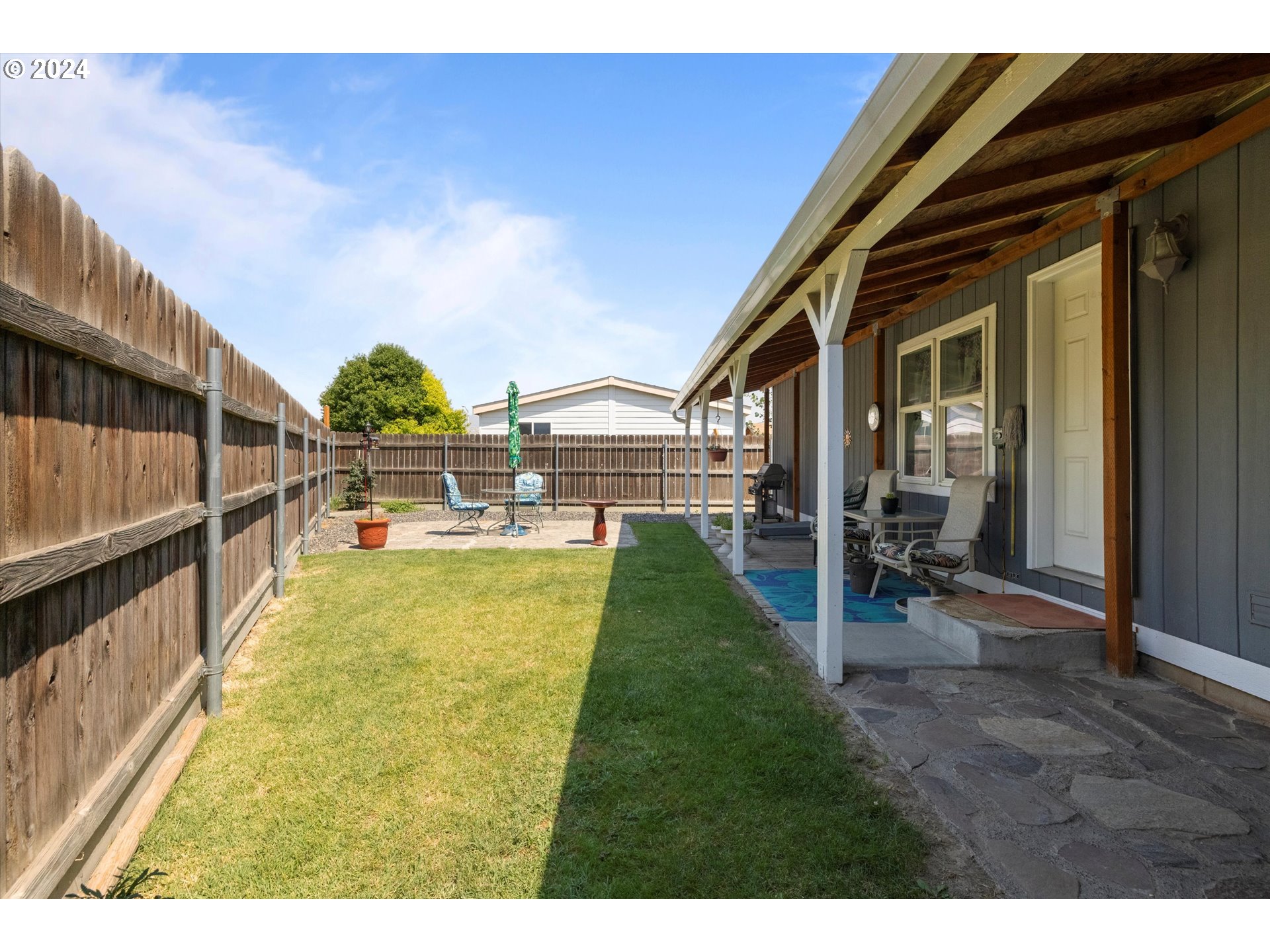 1542 SW AMBER CT