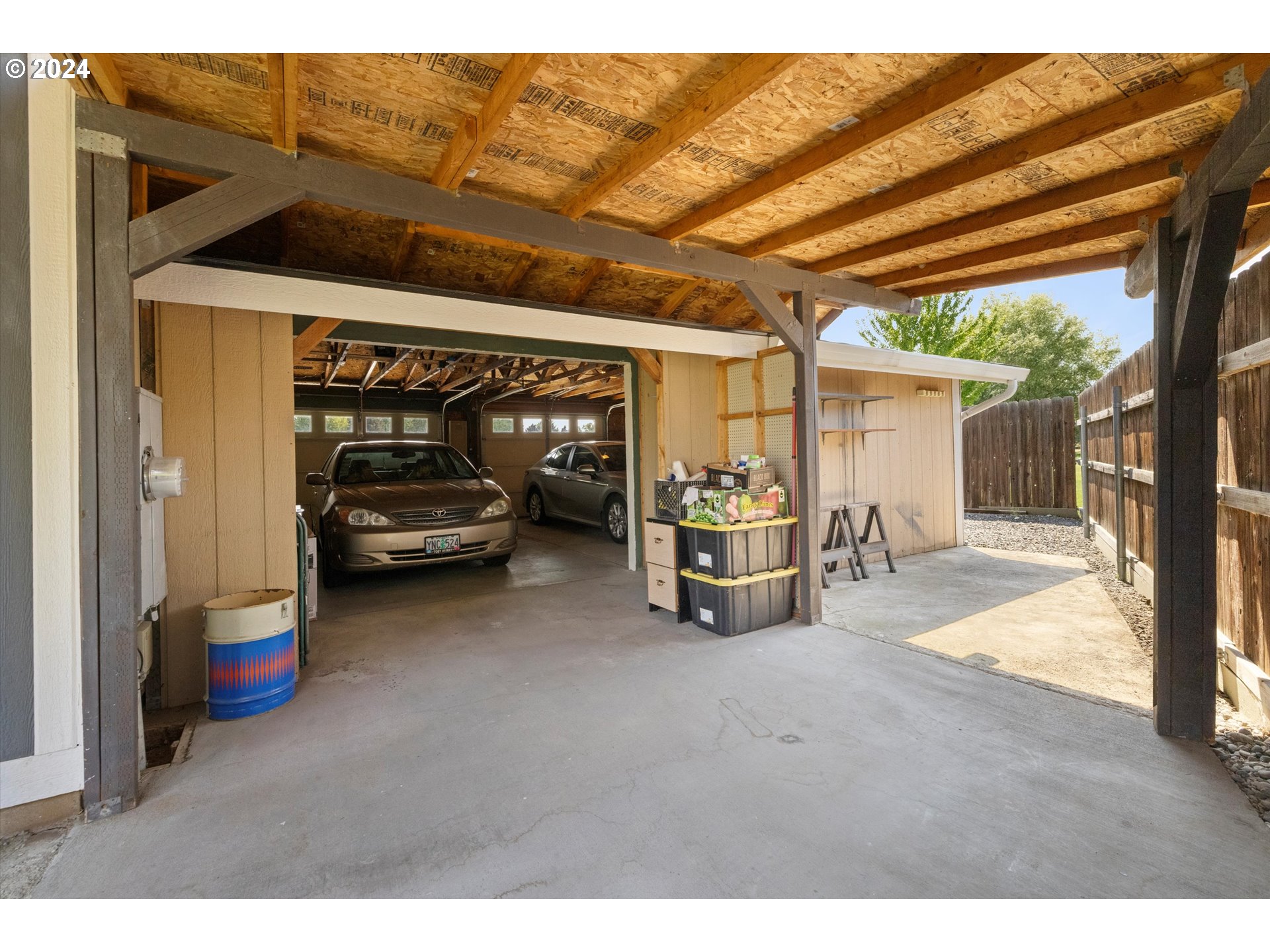 1542 SW AMBER CT