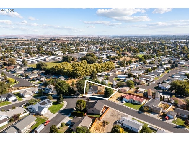 1448 SW RIVERHILL DR