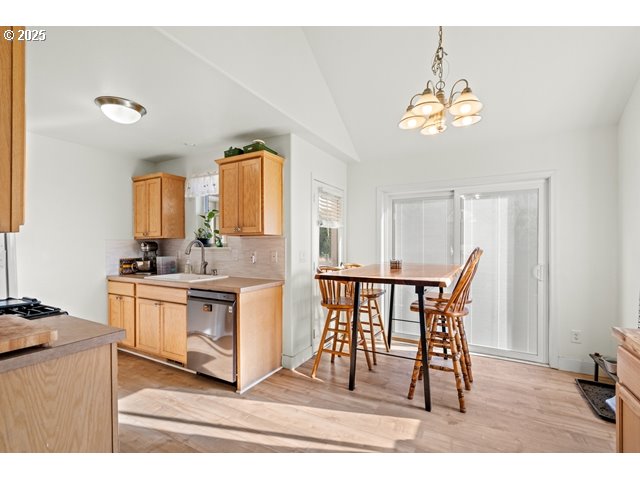 1448 SW RIVERHILL DR