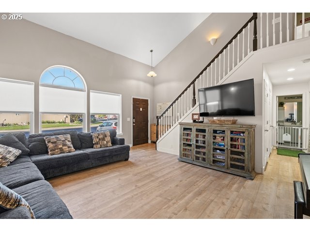 1448 SW RIVERHILL DR