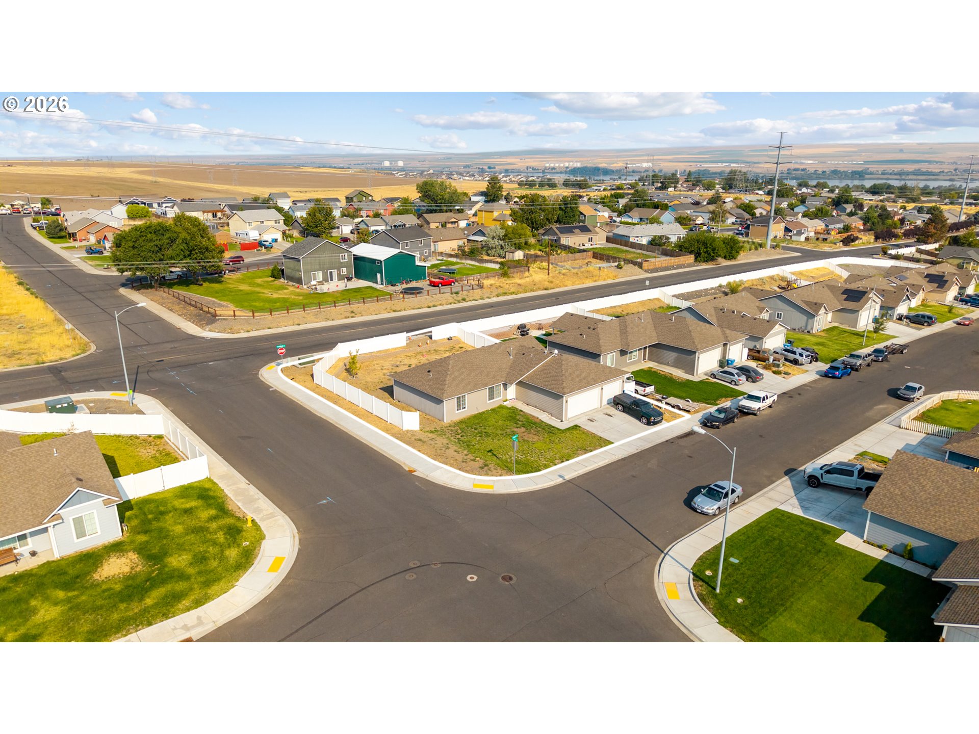2734 CURLEW ST