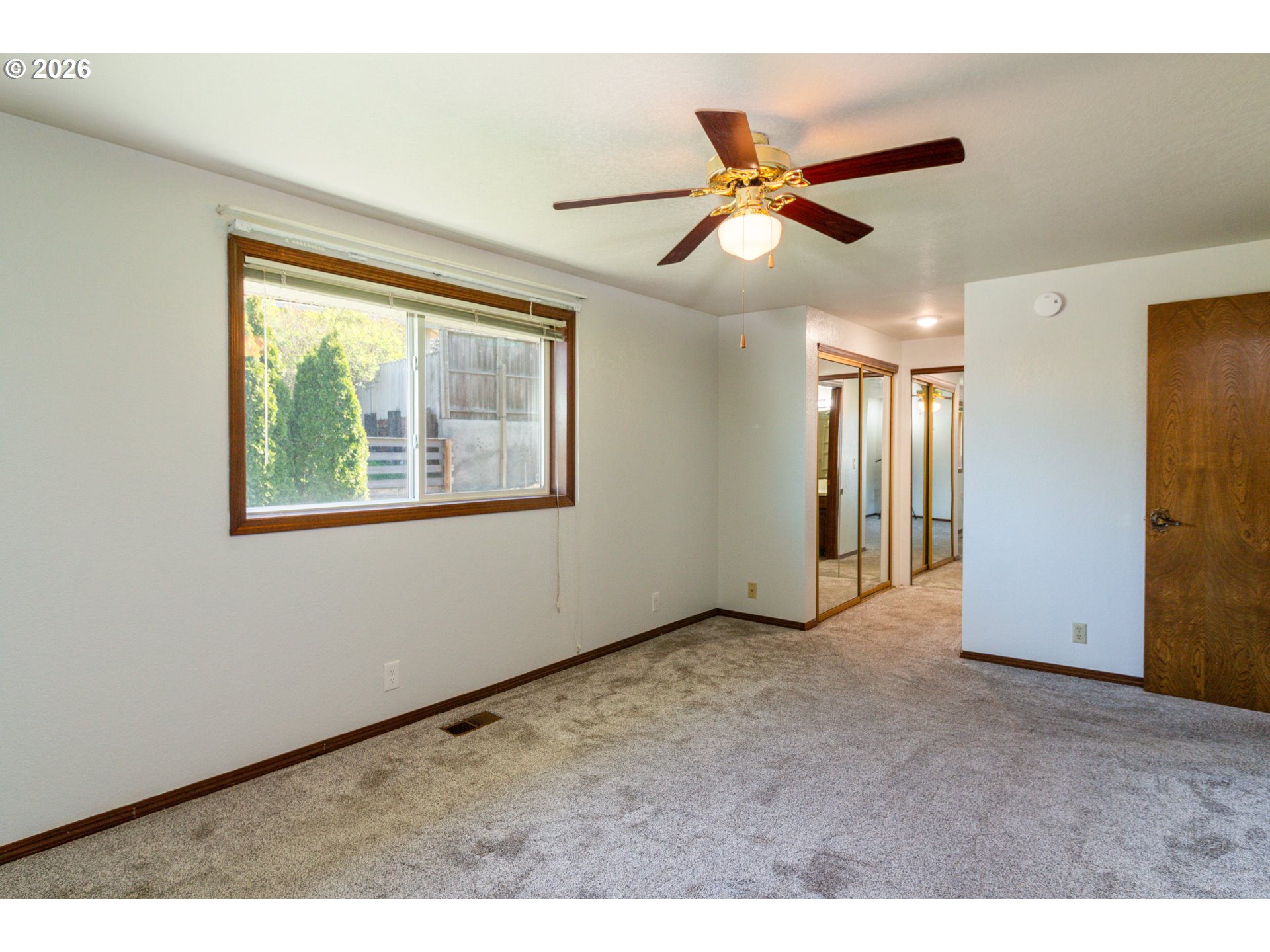 305 SE 9TH DR