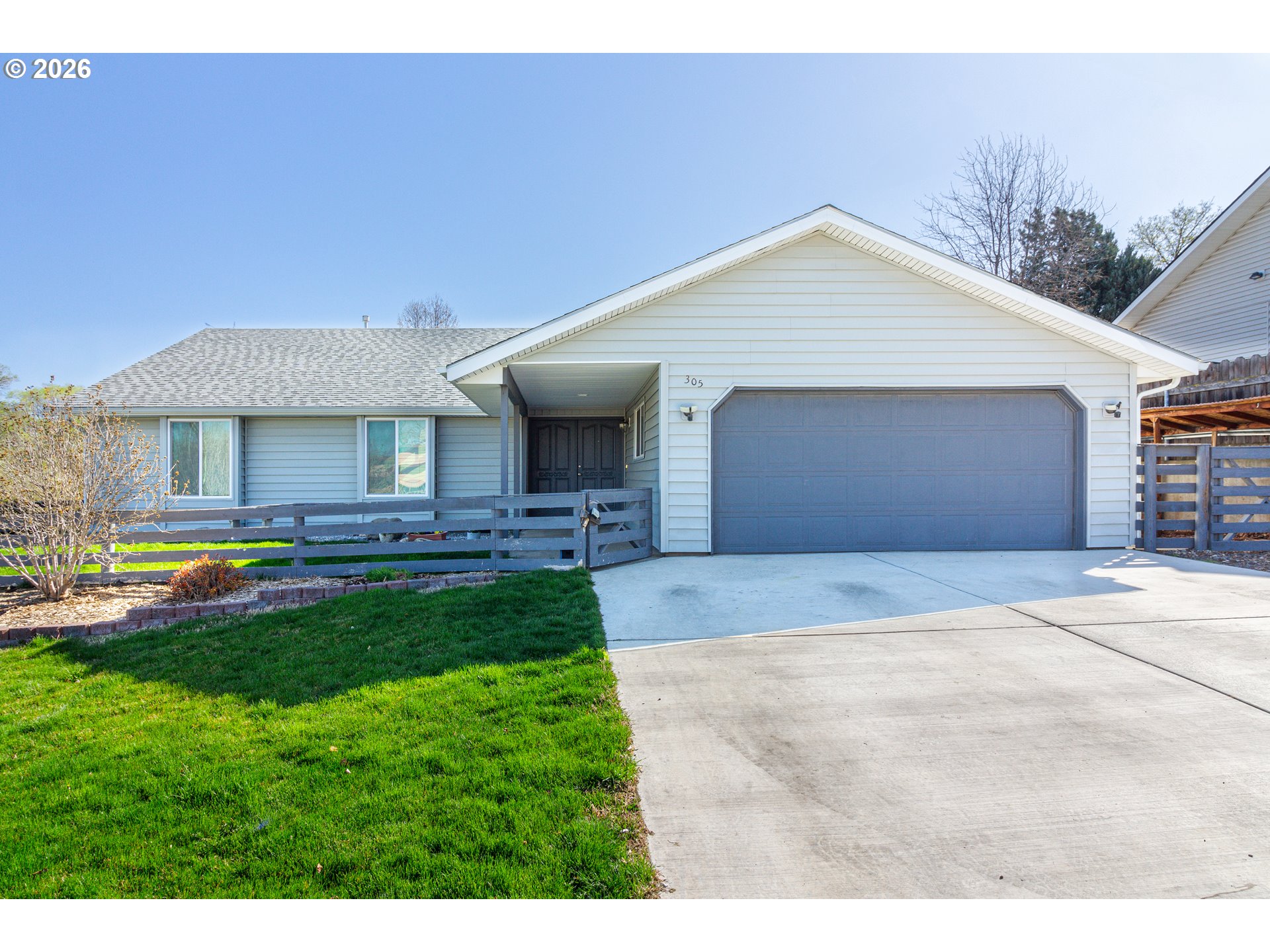 305 SE 9TH DR