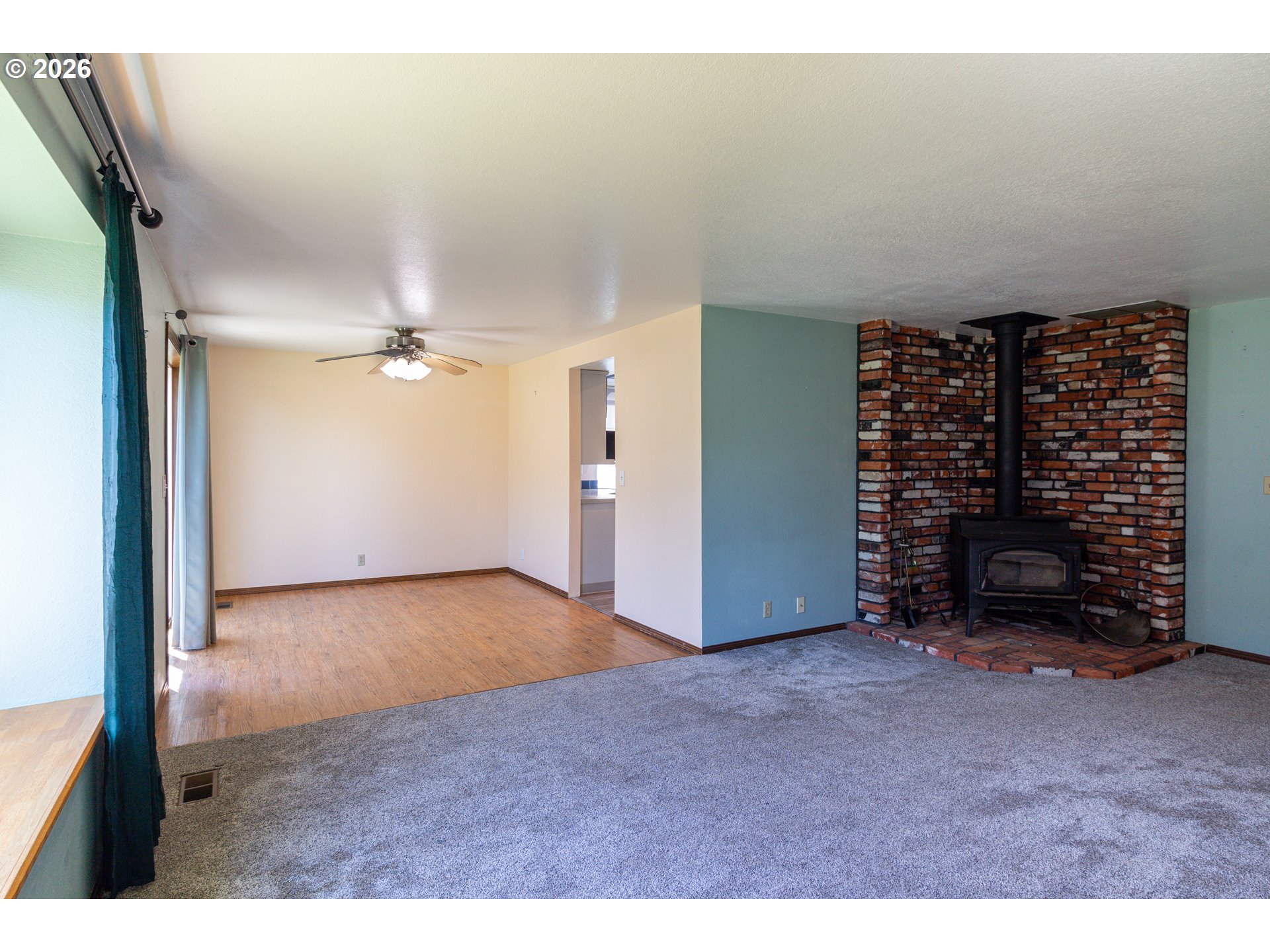 305 SE 9TH DR