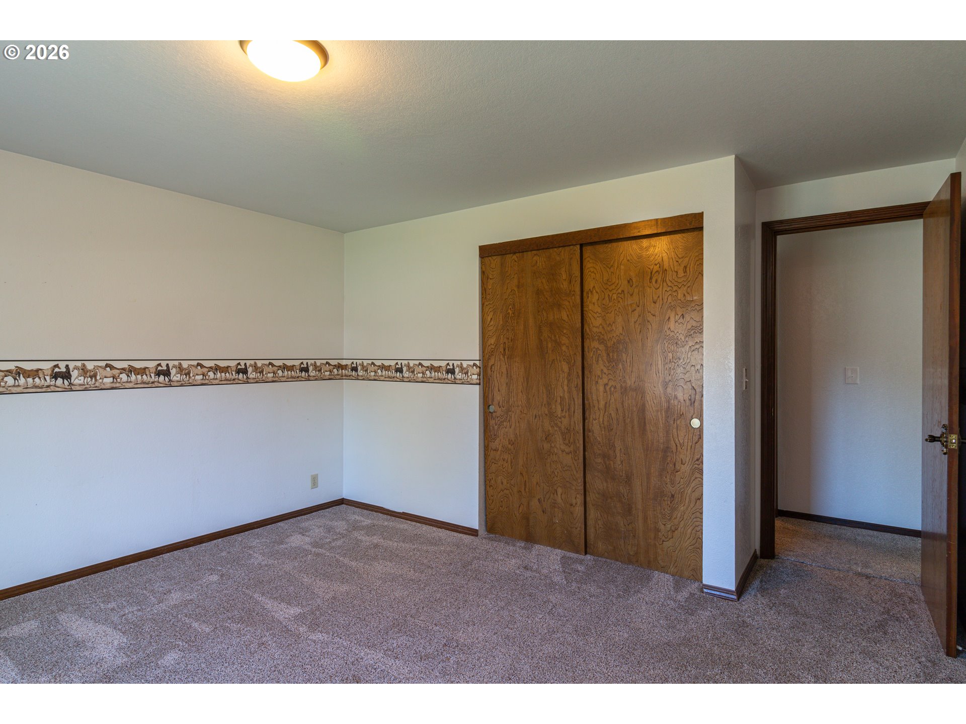 305 SE 9TH DR