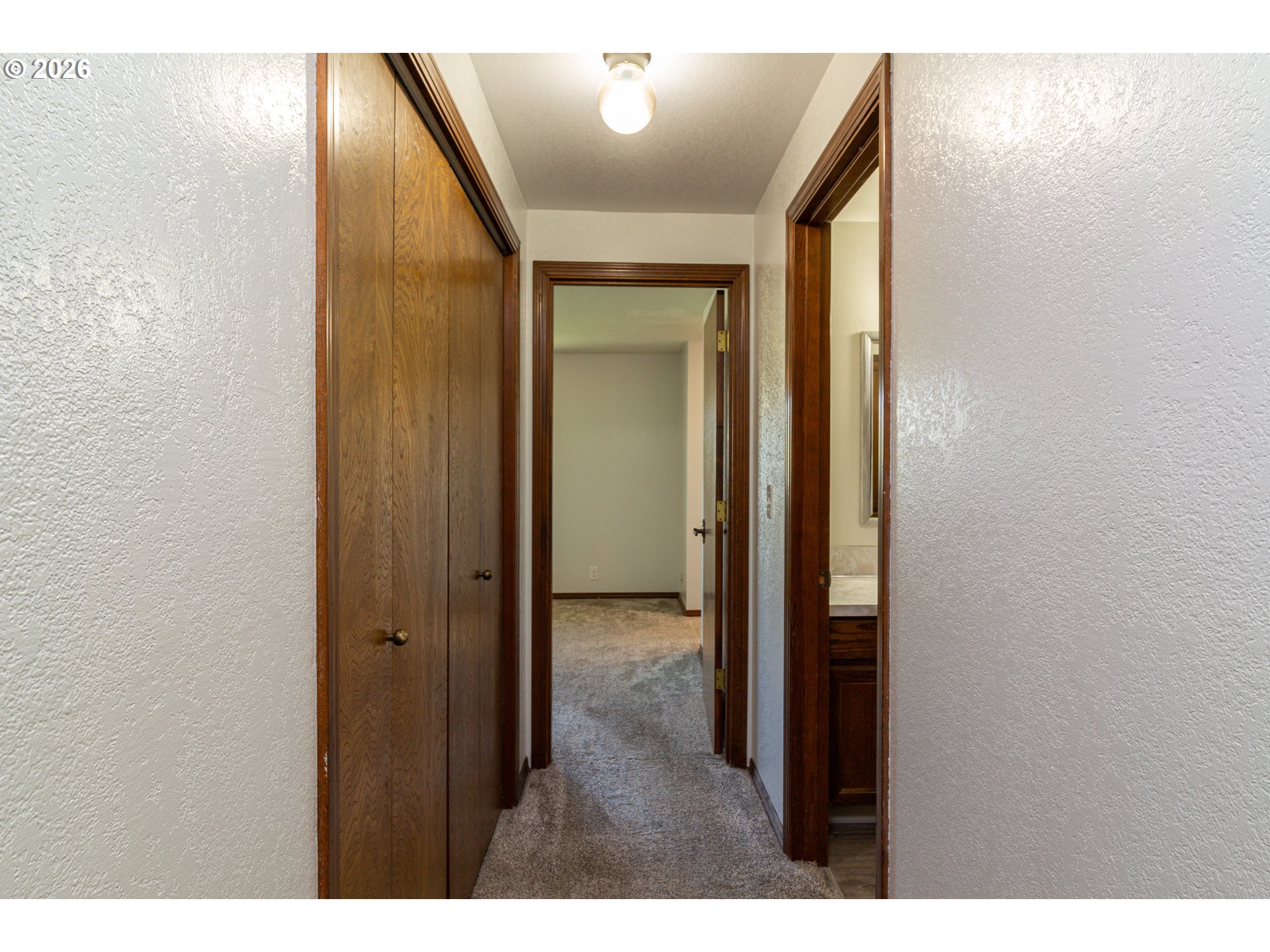 305 SE 9TH DR