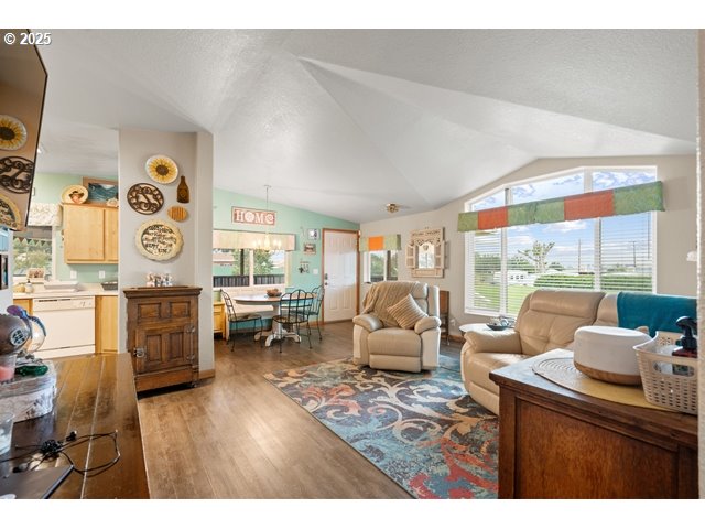81700 Peach Tree Ln